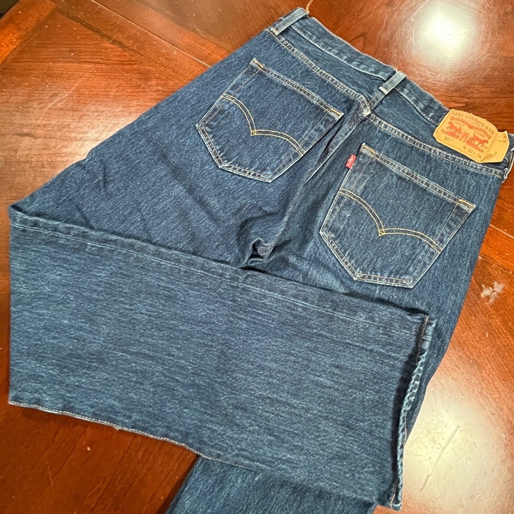 Levis 501 Original Fit Dark Wash Straight Leg Button Fly Jeans Mens 32x31.5 Snag